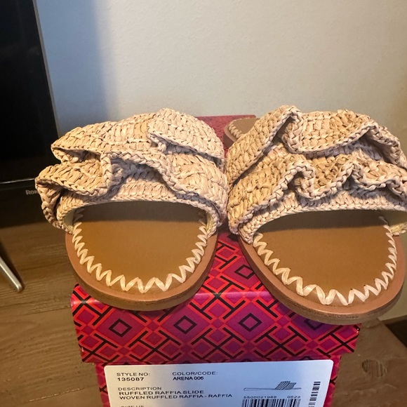 Ruffled Raffia Slide - Picture 4 of 10